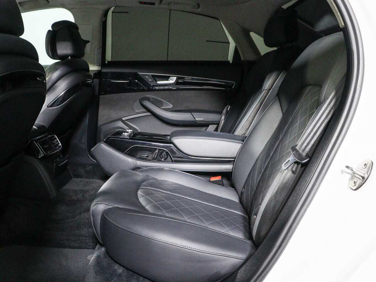 Audi A8 с пробегом — 2015 год. Фото: #7