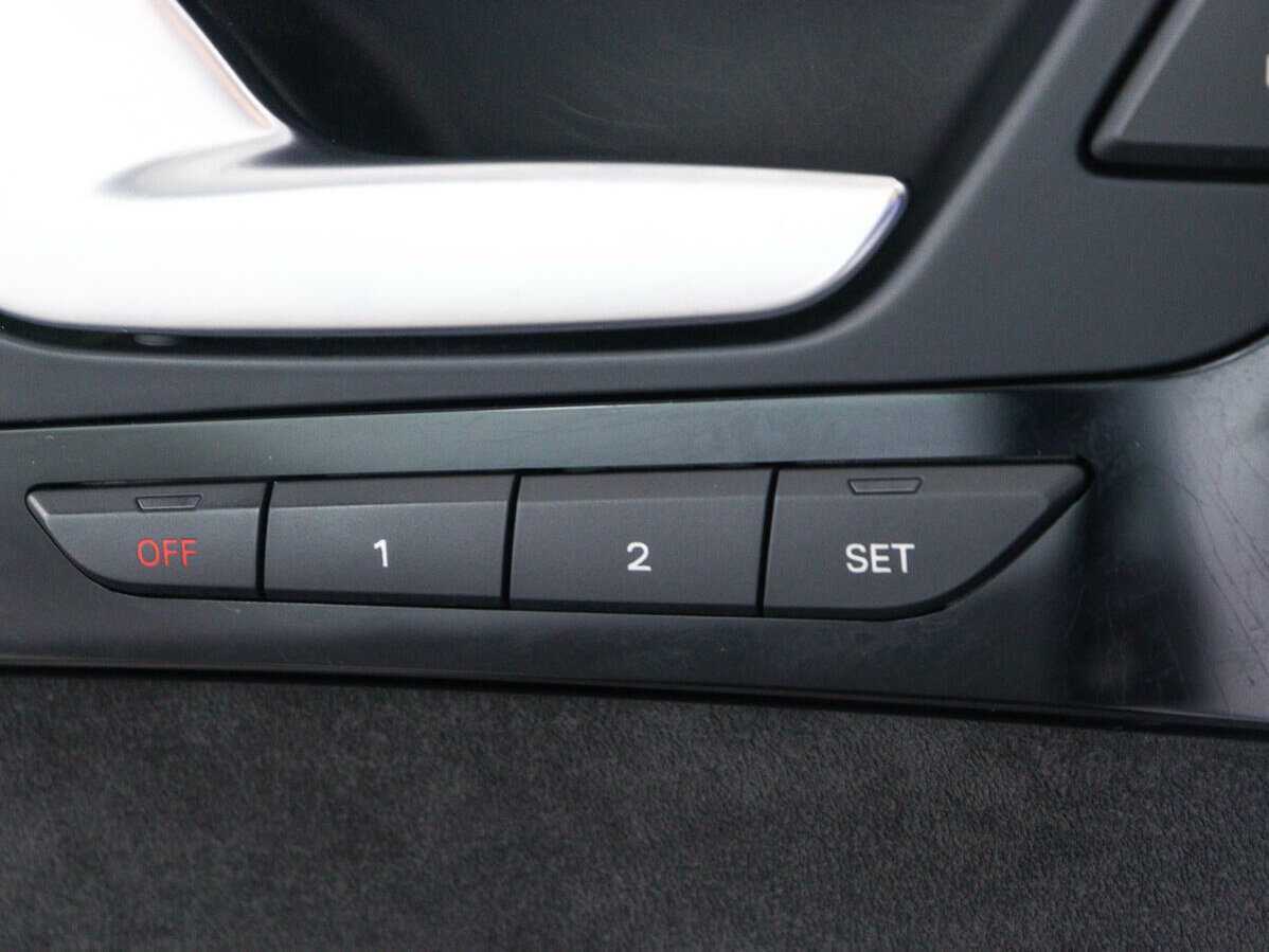 Audi A8 с пробегом — 2015 год. Фото: #14