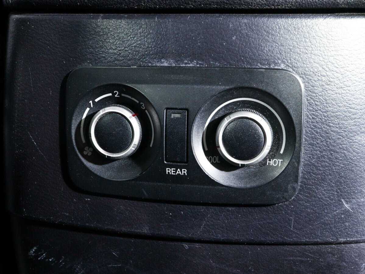 Mitsubishi Pajero с пробегом — 2010 год. Фото: #13