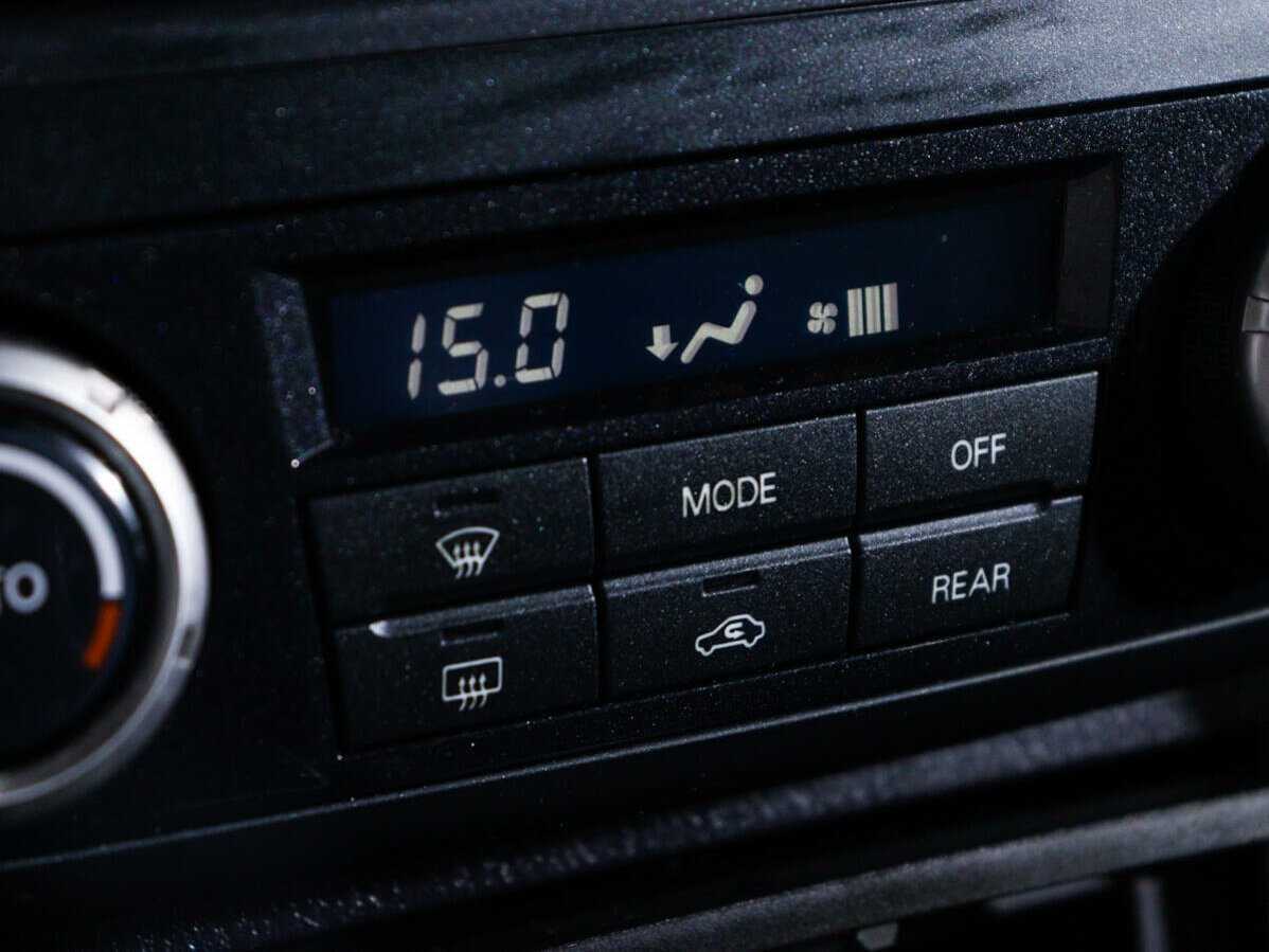 Mitsubishi Pajero с пробегом — 2010 год. Фото: #17