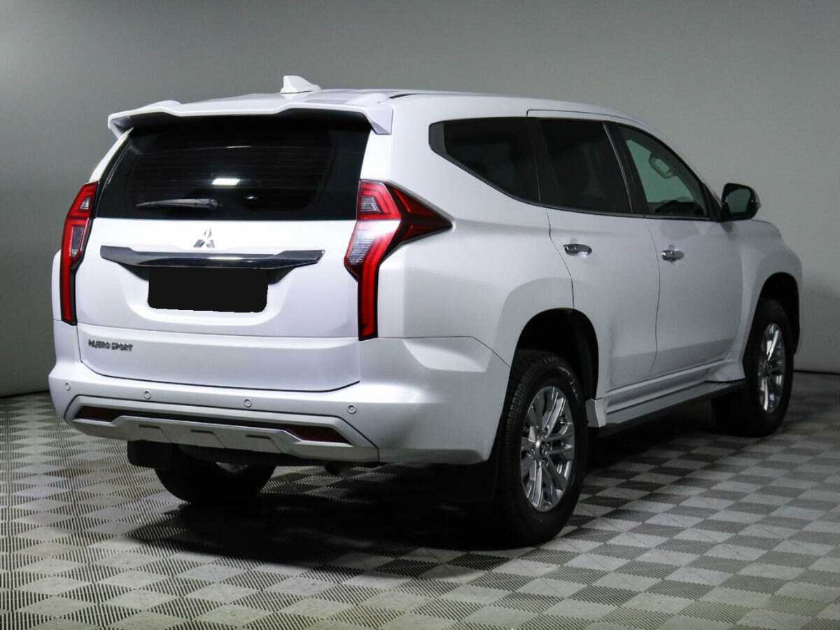 Mitsubishi Pajero Sport с пробегом — 2020 год. Фото: #3