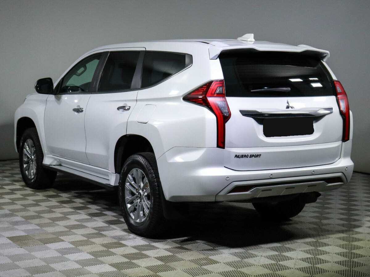Mitsubishi Pajero Sport с пробегом — 2020 год. Фото: #5