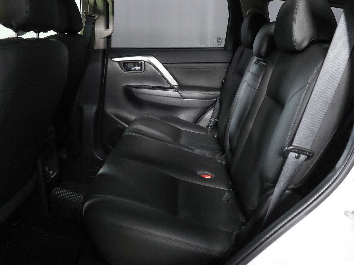 Mitsubishi Pajero Sport с пробегом — 2020 год. Фото: #7