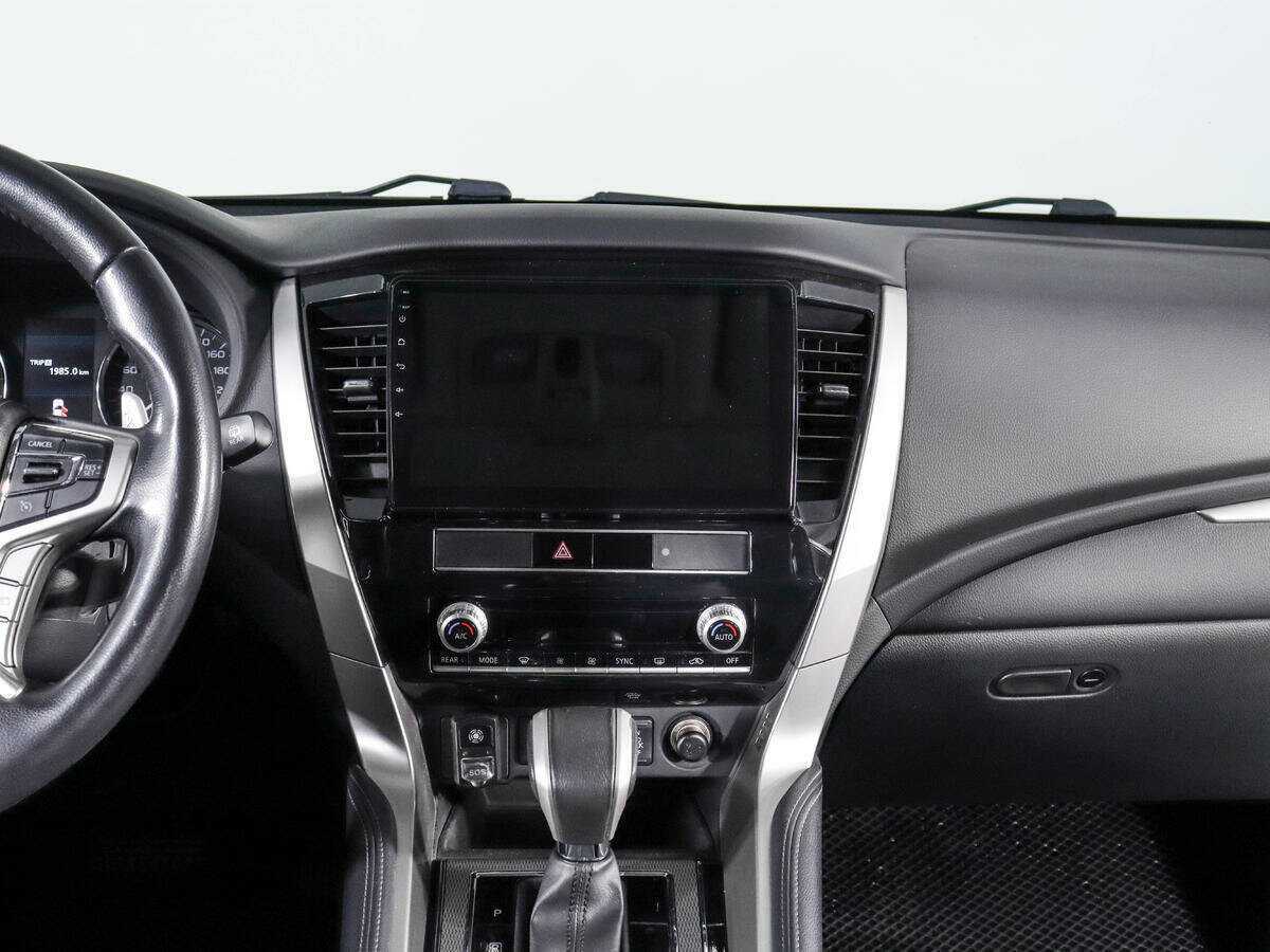 Mitsubishi Pajero Sport с пробегом — 2020 год. Фото: #10