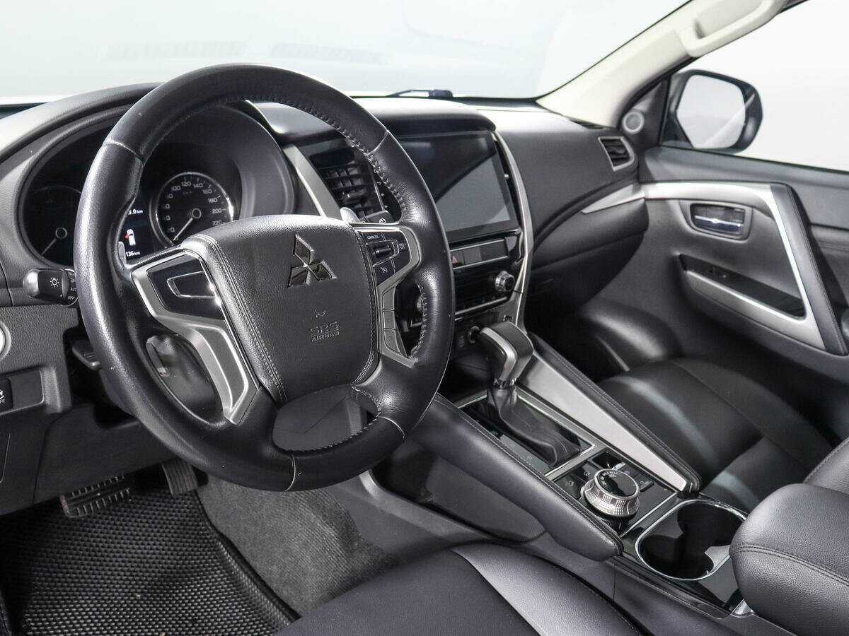 Mitsubishi Pajero Sport с пробегом — 2020 год. Фото: #11