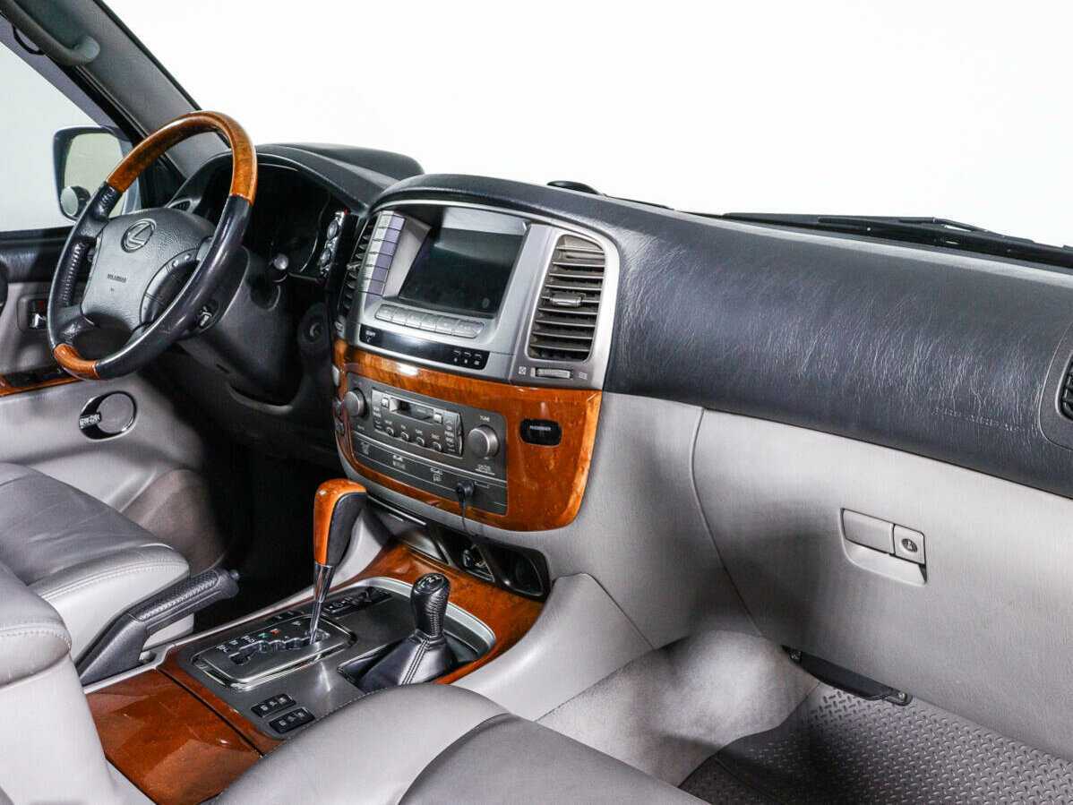 Lexus LX с пробегом — 2005 год. Фото: #8
