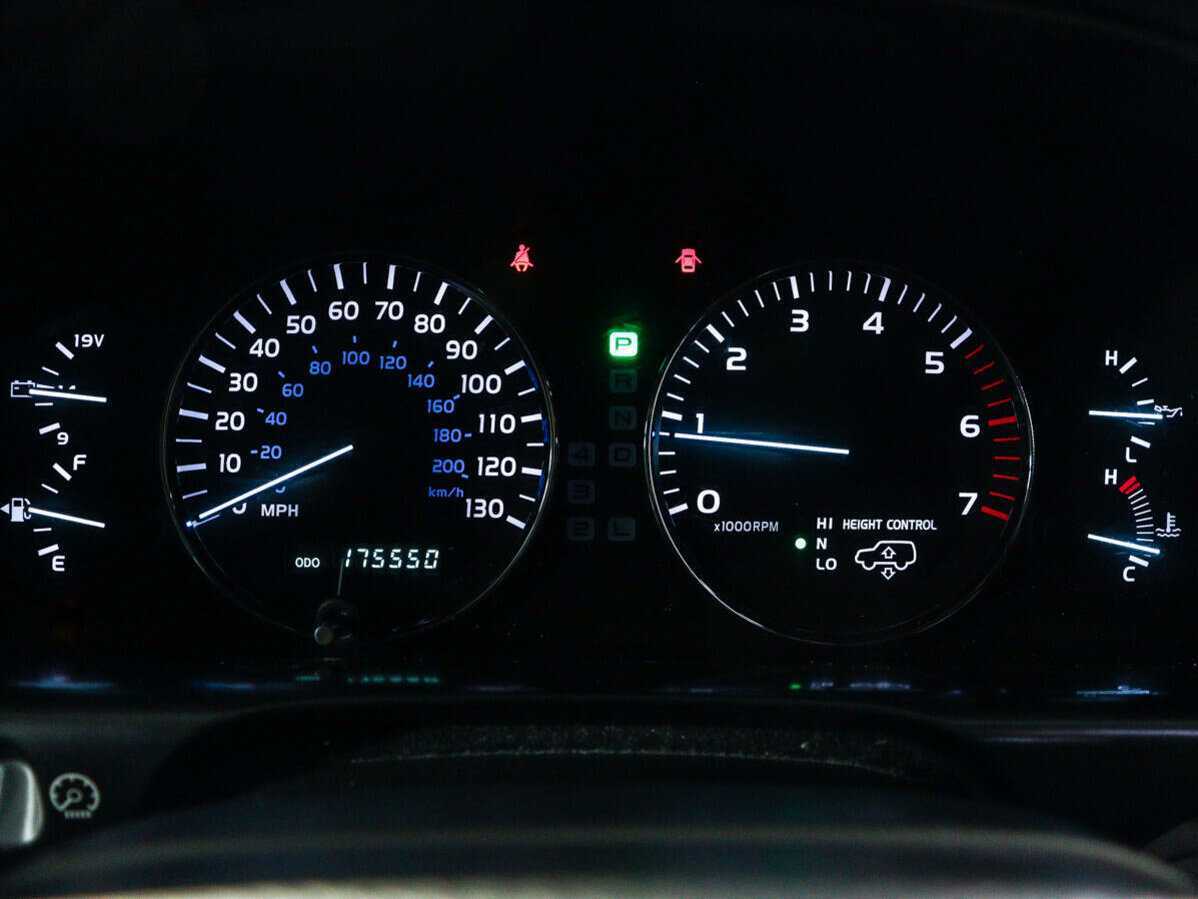 Lexus LX с пробегом — 2005 год. Фото: #10