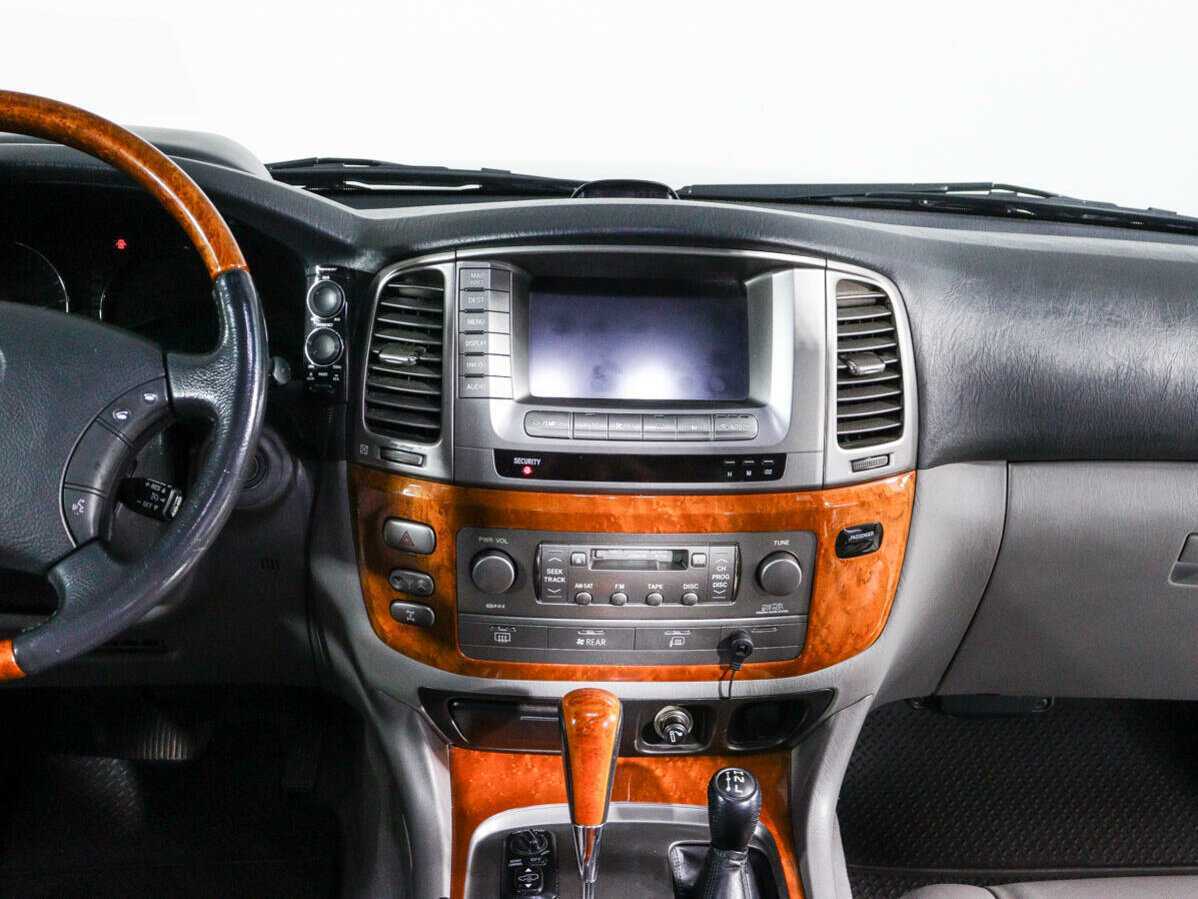 Lexus LX с пробегом — 2005 год. Фото: #12