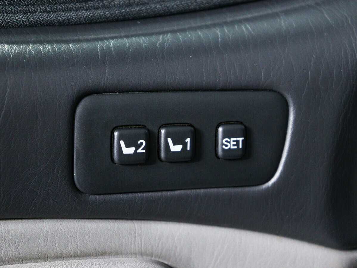 Lexus LX с пробегом — 2005 год. Фото: #15