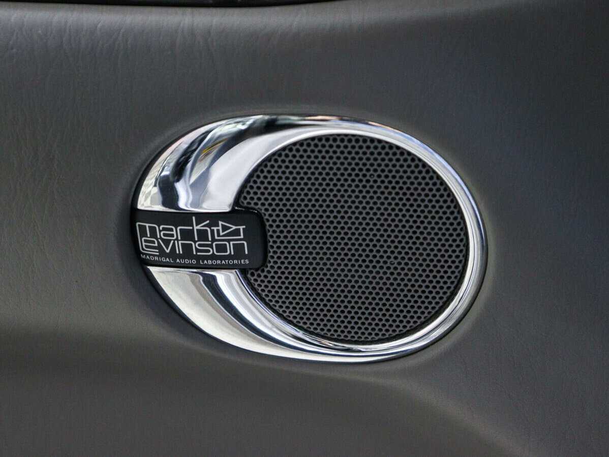 Lexus LX с пробегом — 2005 год. Фото: #16