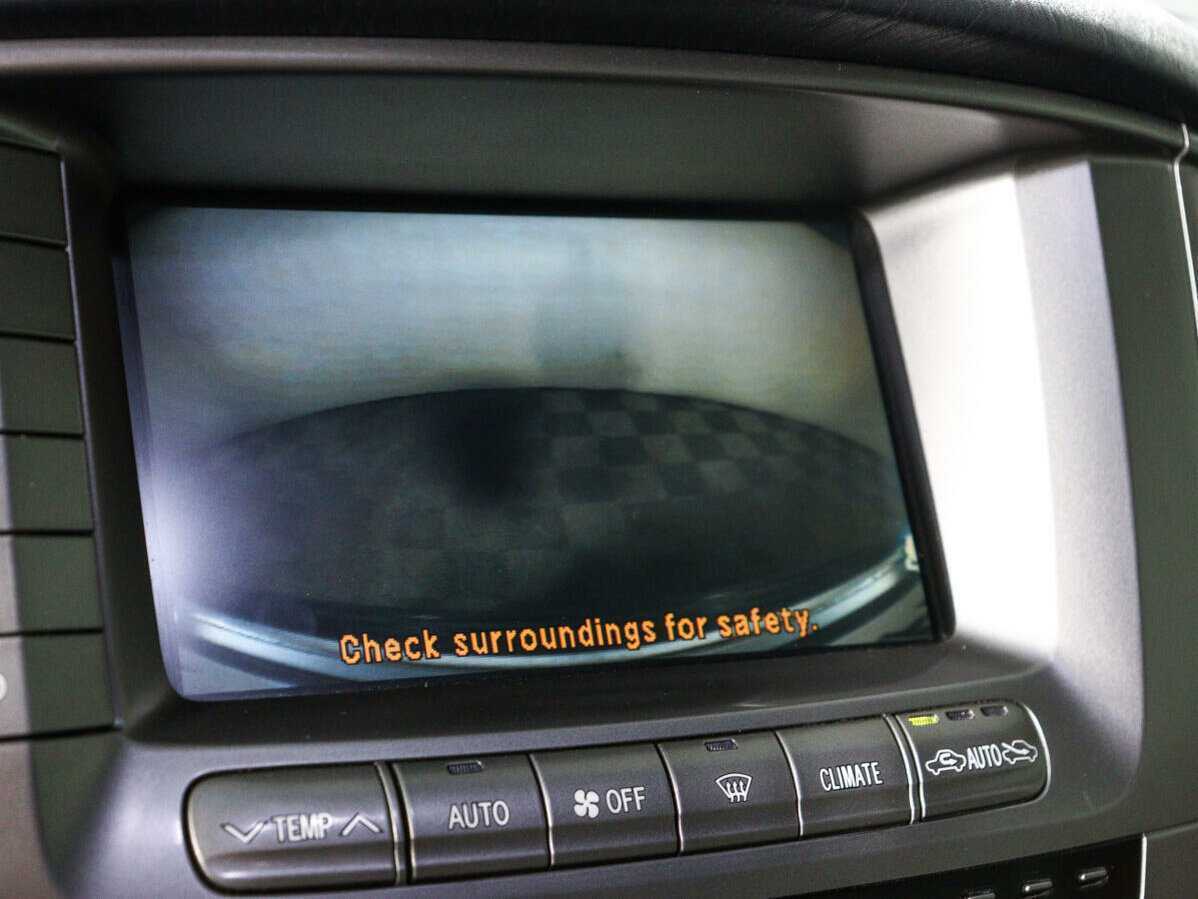 Lexus LX с пробегом — 2005 год. Фото: #18