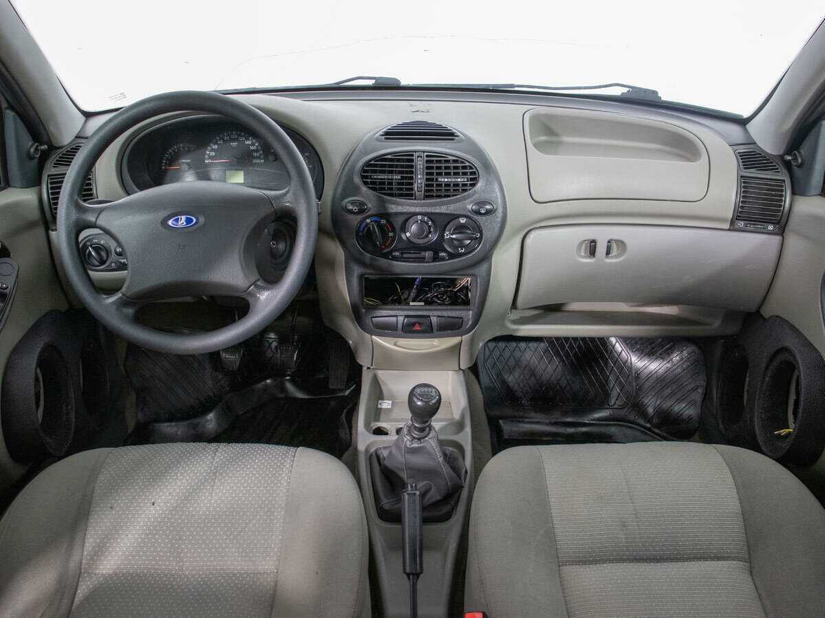 Lada (ВАЗ) Kalina с пробегом — 2011 год. Фото: #12