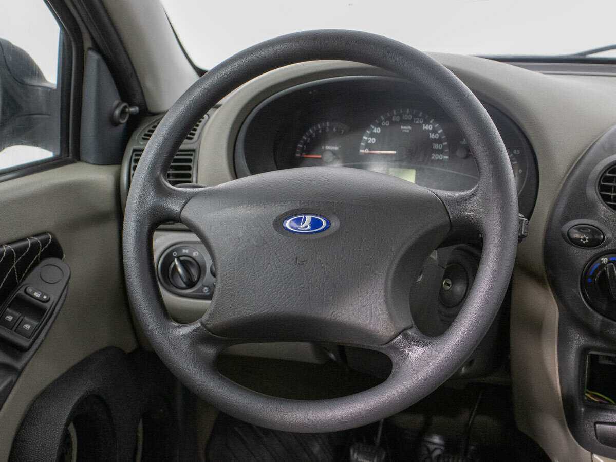 Lada (ВАЗ) Kalina с пробегом — 2011 год. Фото: #14