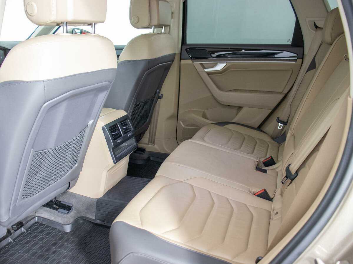 Volkswagen Touareg с пробегом — 2018 год. Фото: #14