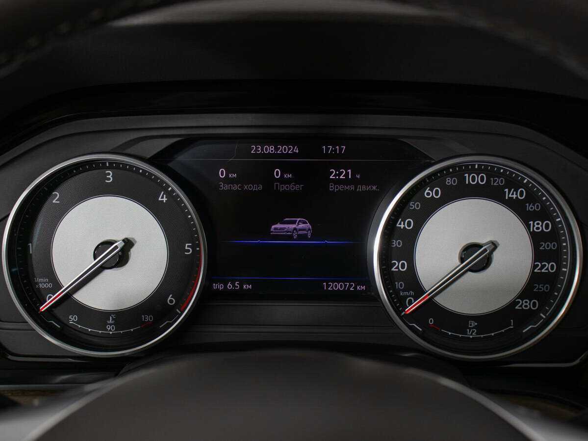 Volkswagen Touareg с пробегом — 2018 год. Фото: #16