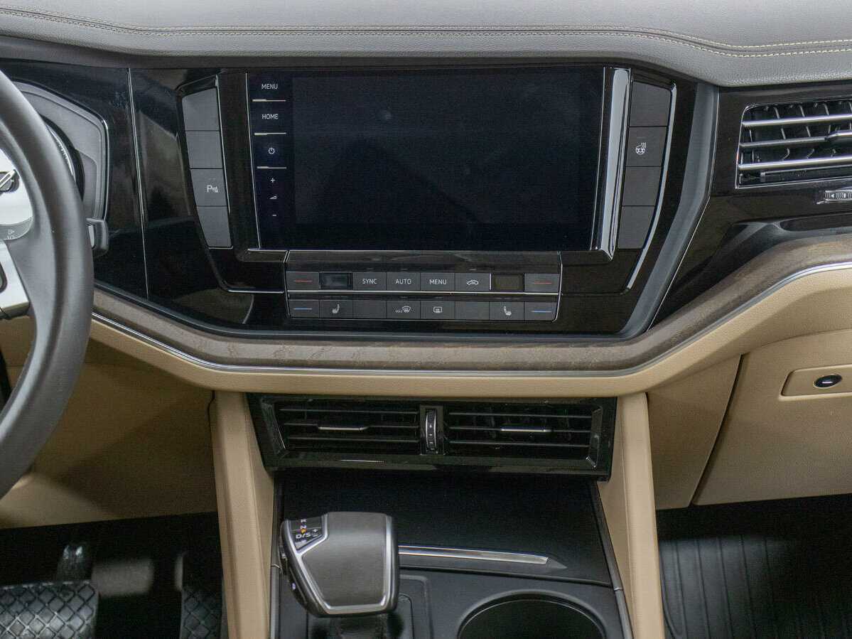 Volkswagen Touareg с пробегом — 2018 год. Фото: #19