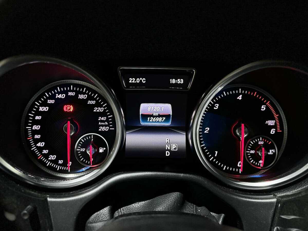 Mercedes-Benz GLE с пробегом — 2015 год. Фото: #8