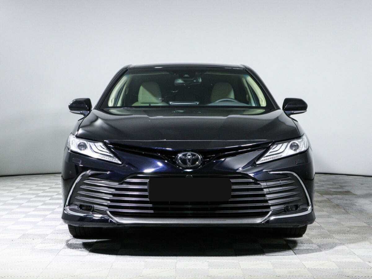 Toyota Camry с пробегом — 2021 год. Фото: #1