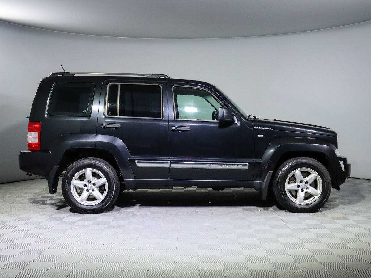 Jeep Cherokee с пробегом — 2010 год. Фото: #2