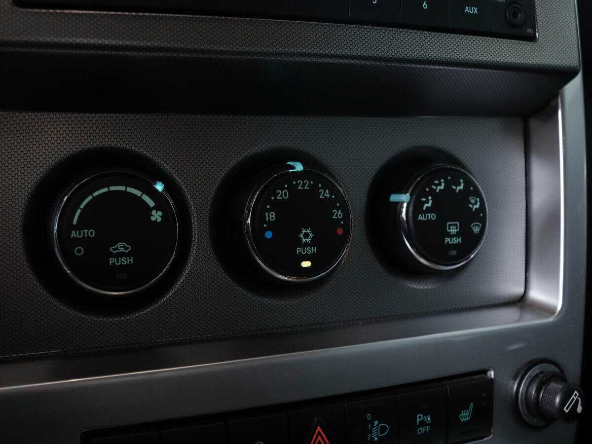 Jeep Cherokee с пробегом — 2010 год. Фото: #13