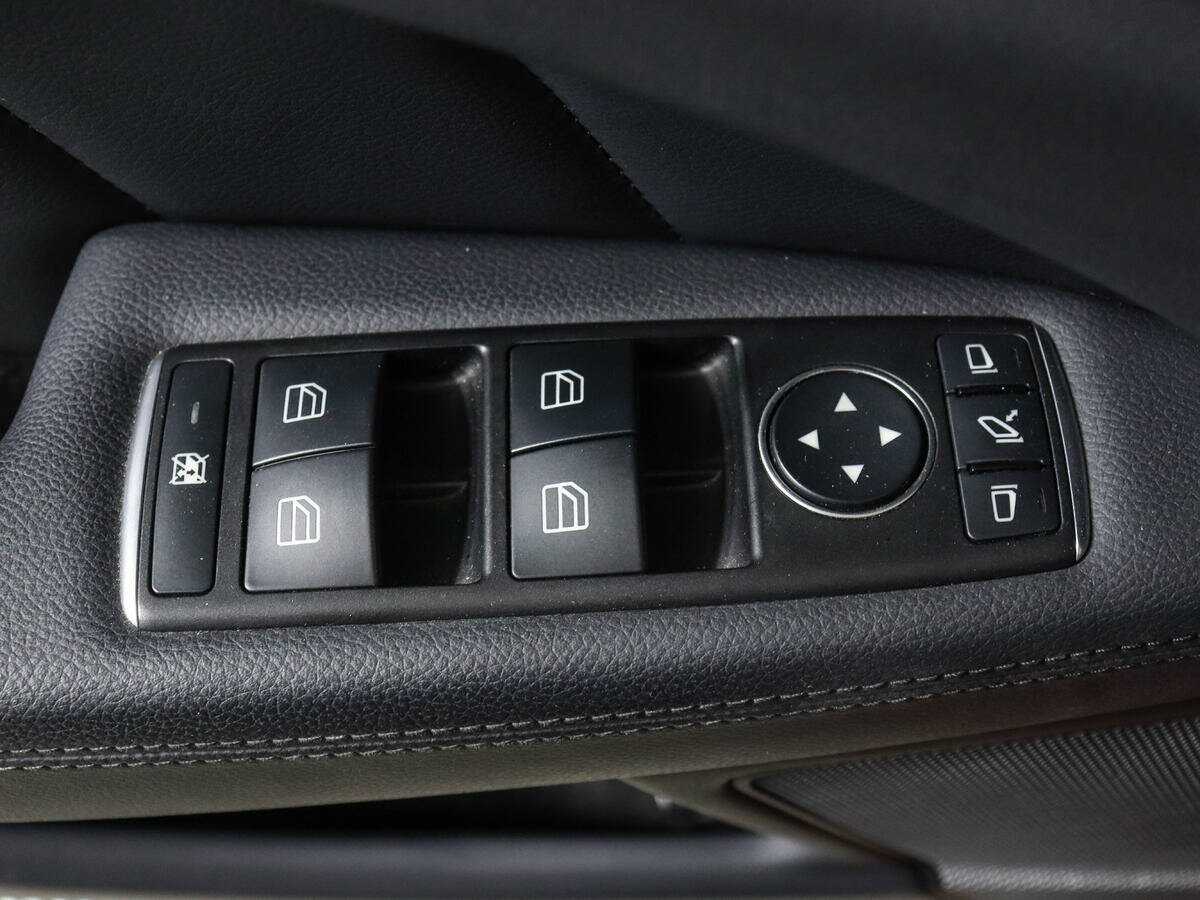 Mercedes-Benz CLS с пробегом — 2014 год. Фото: #14