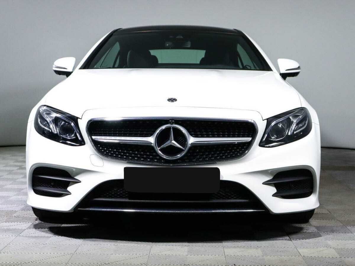 Mercedes-Benz E-Класс с пробегом — 2018 год. Фото: #1