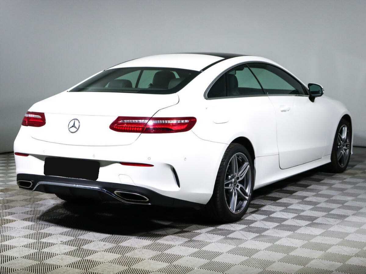 Mercedes-Benz E-Класс с пробегом — 2018 год. Фото: #3