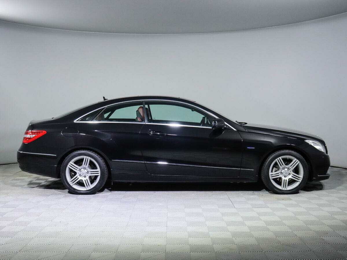 Mercedes-Benz E-Класс с пробегом — 2011 год. Фото: #2