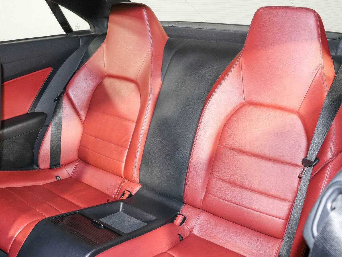 Mercedes-Benz E-Класс с пробегом — 2011 год. Фото: #8