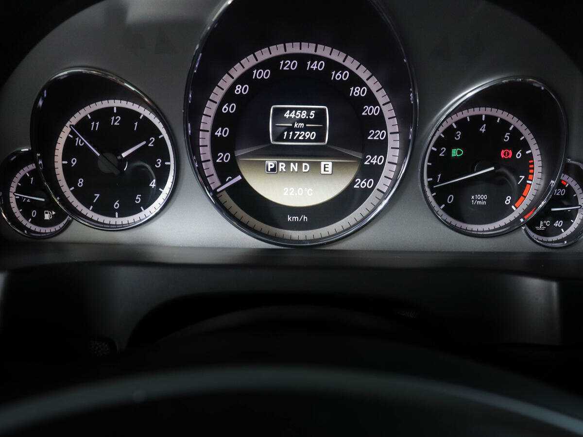 Mercedes-Benz E-Класс с пробегом — 2011 год. Фото: #9