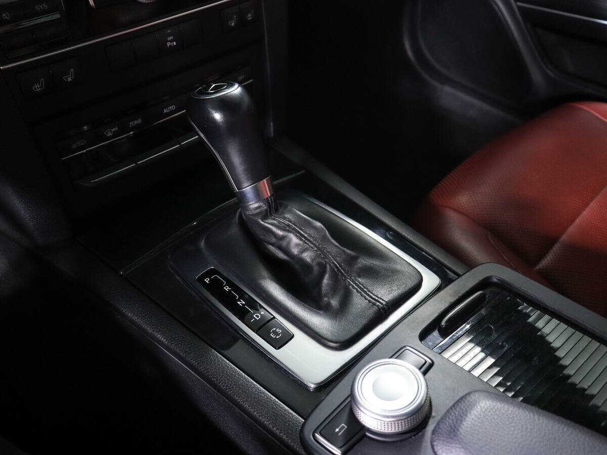 Mercedes-Benz E-Класс с пробегом — 2011 год. Фото: #16