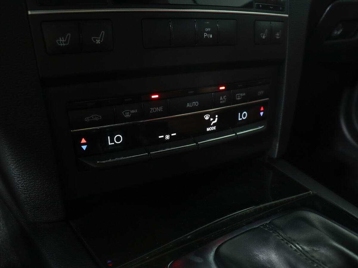 Mercedes-Benz E-Класс с пробегом — 2011 год. Фото: #18