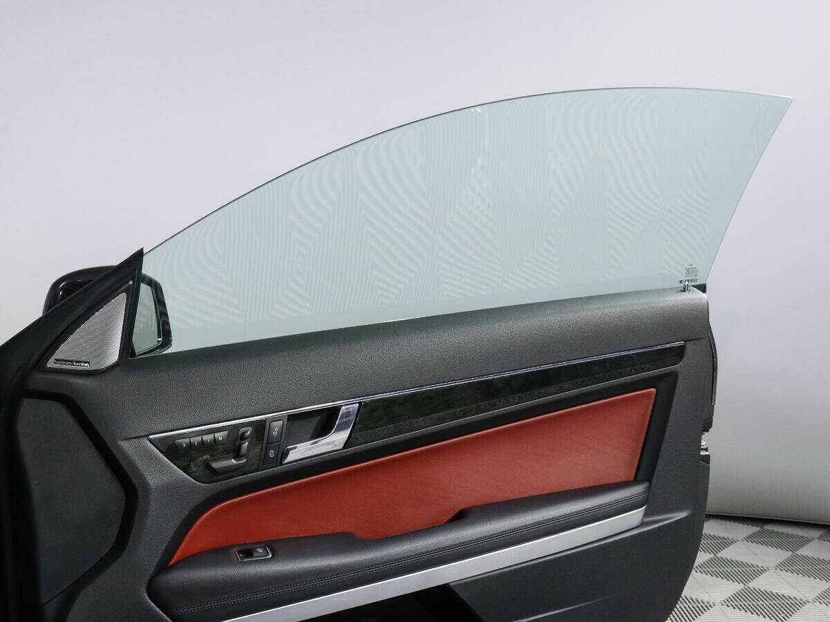 Mercedes-Benz E-Класс с пробегом — 2011 год. Фото: #21