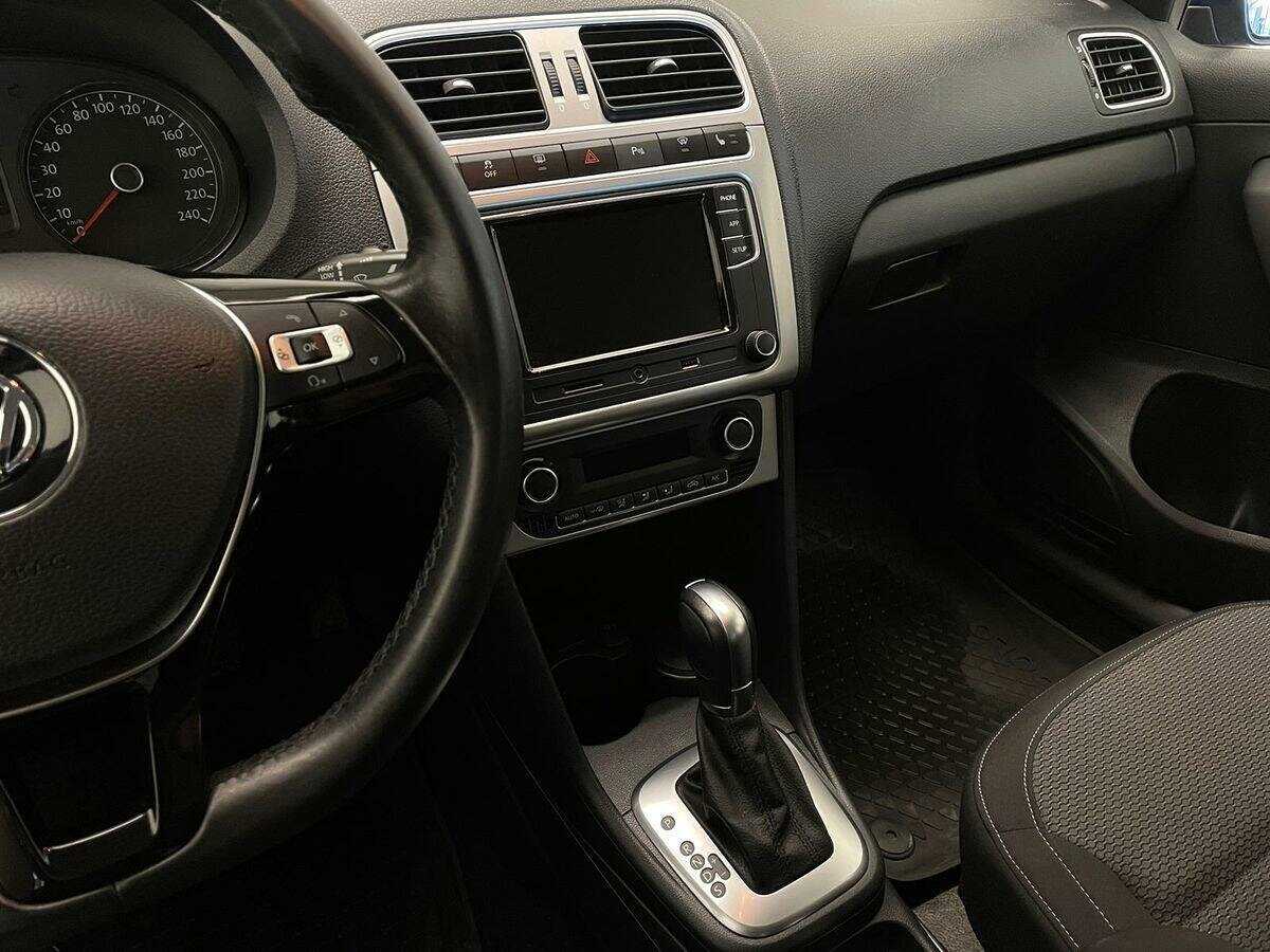 Volkswagen Polo с пробегом — 2018 год. Фото: #14