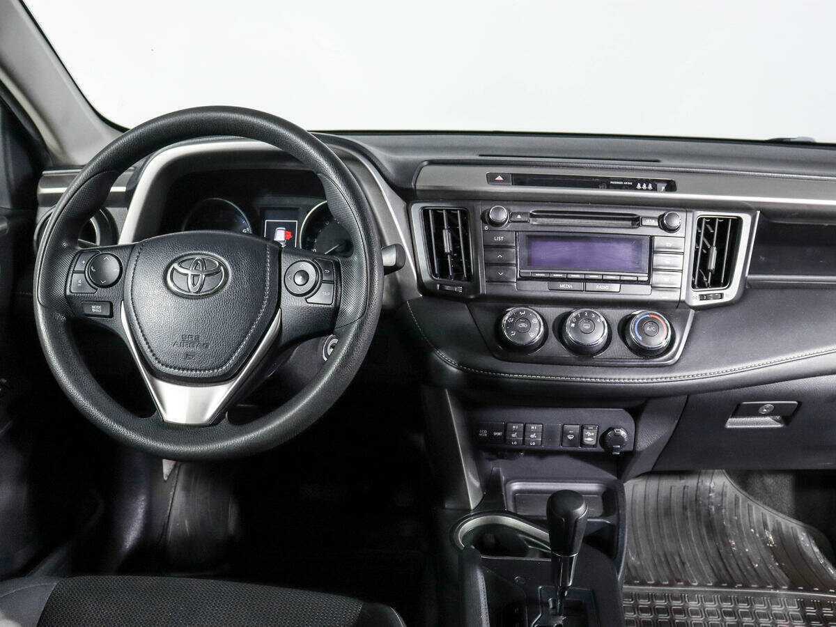 Toyota RAV4 с пробегом — 2016 год. Фото: #11