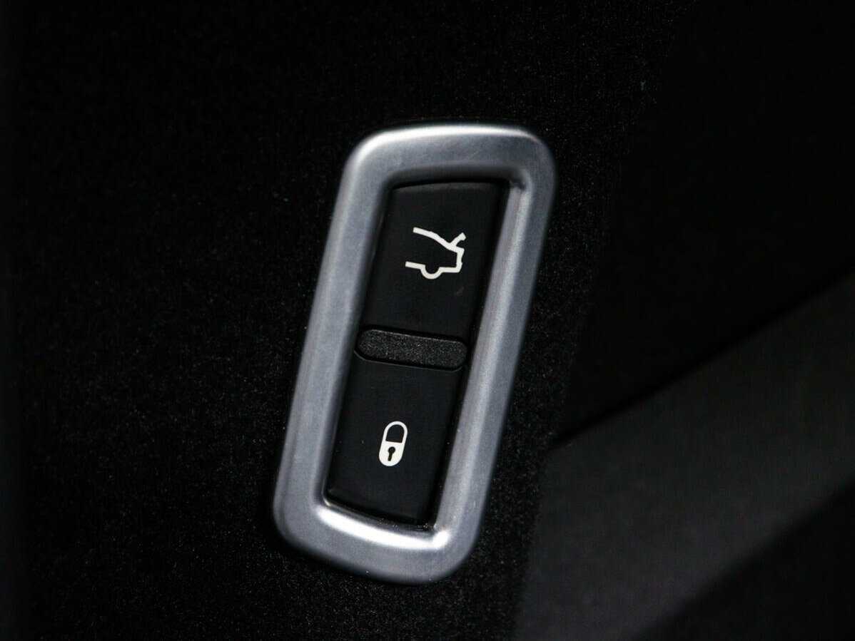 Maserati Levante с пробегом — 2016 год. Фото: #18