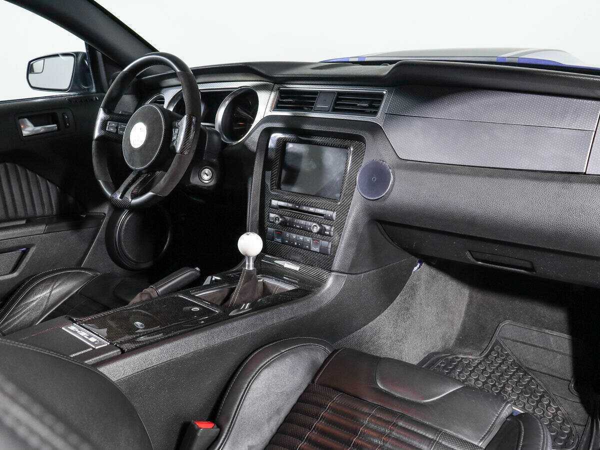 Ford Mustang с пробегом — 2011 год. Фото: #7