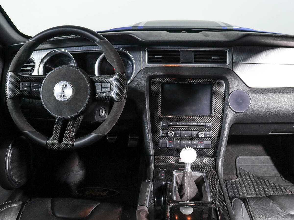 Ford Mustang с пробегом — 2011 год. Фото: #10