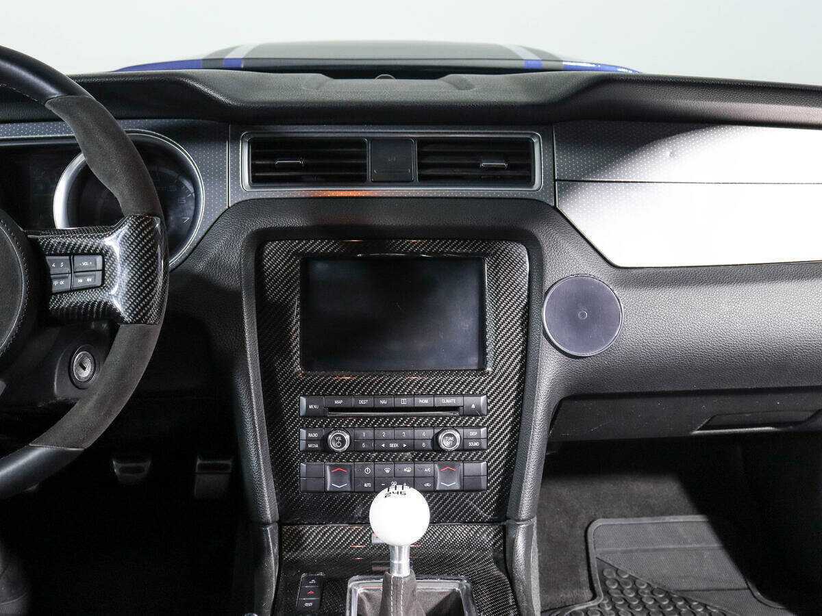 Ford Mustang с пробегом — 2011 год. Фото: #11