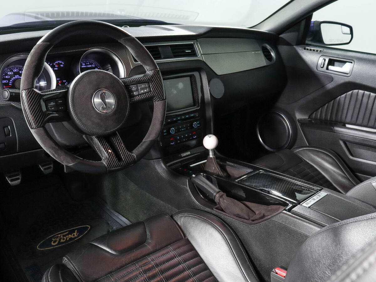 Ford Mustang с пробегом — 2011 год. Фото: #12