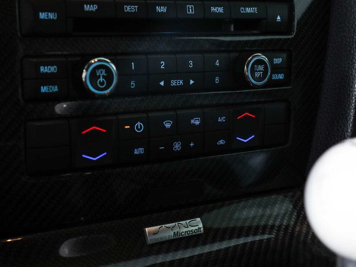 Ford Mustang с пробегом — 2011 год. Фото: #15