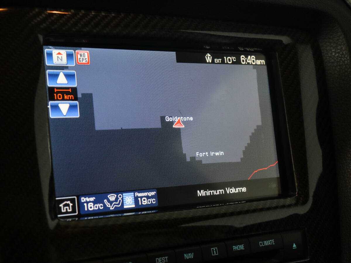 Ford Mustang с пробегом — 2011 год. Фото: #17