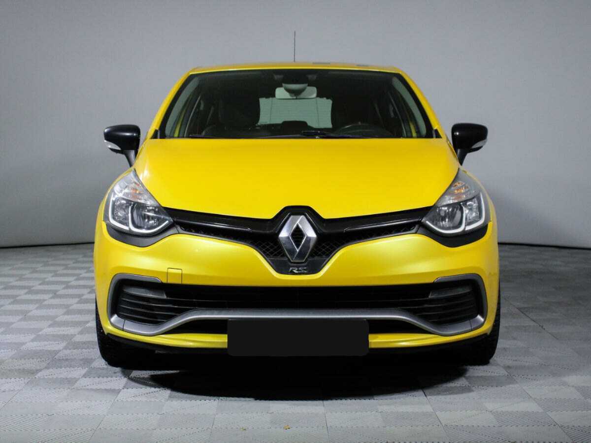 Renault Clio RS с пробегом — 2015 год. Фото: #1