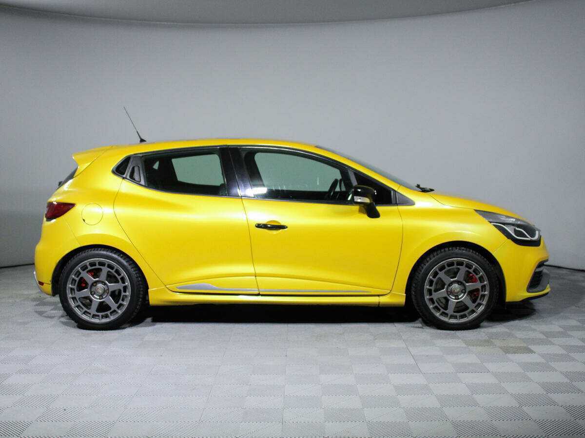 Renault Clio RS с пробегом — 2015 год. Фото: #3