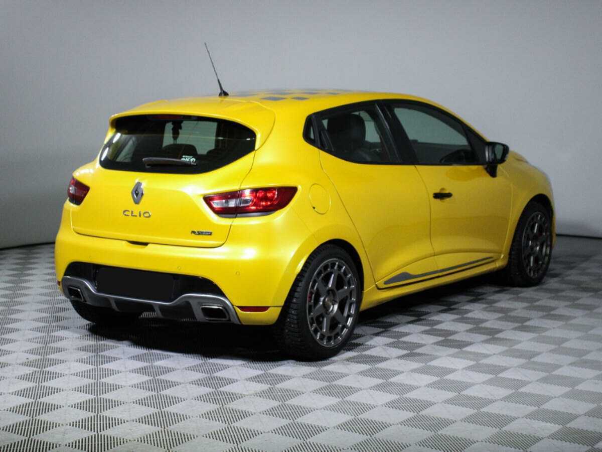 Renault Clio RS с пробегом — 2015 год. Фото: #4