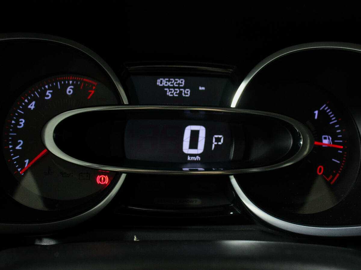 Renault Clio RS с пробегом — 2015 год. Фото: #10