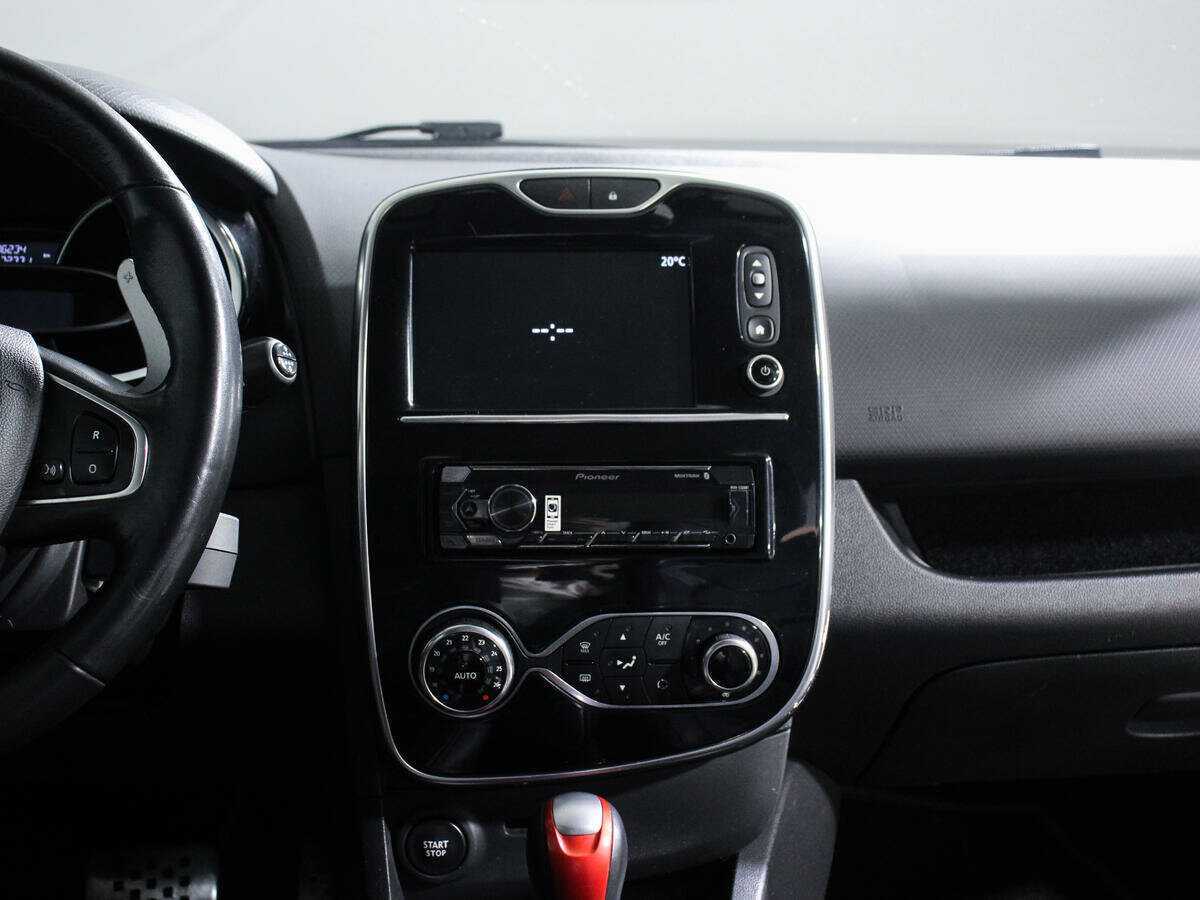 Renault Clio RS с пробегом — 2015 год. Фото: #12