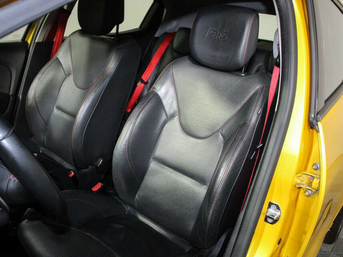 Renault Clio RS с пробегом — 2015 год. Фото: #14