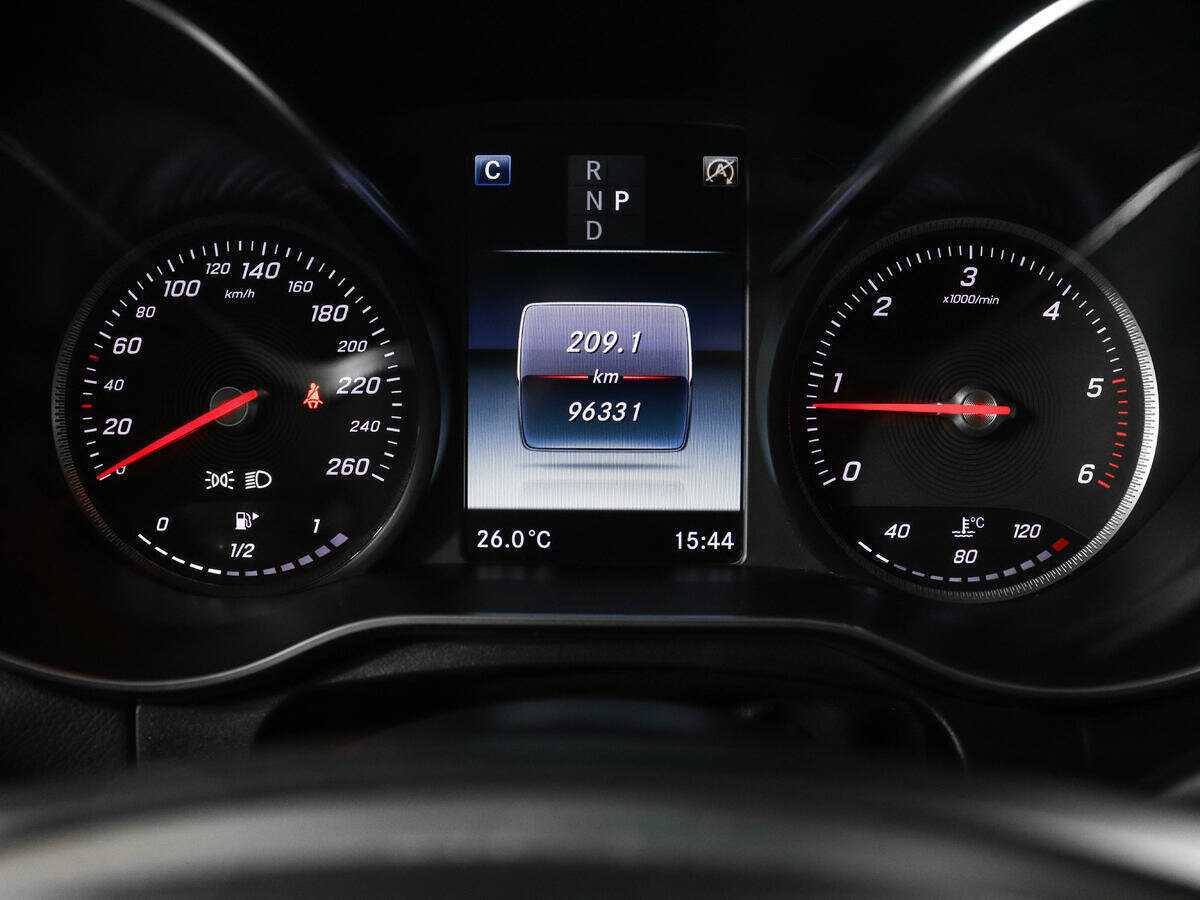 Mercedes-Benz GLC с пробегом — 2017 год. Фото: #10