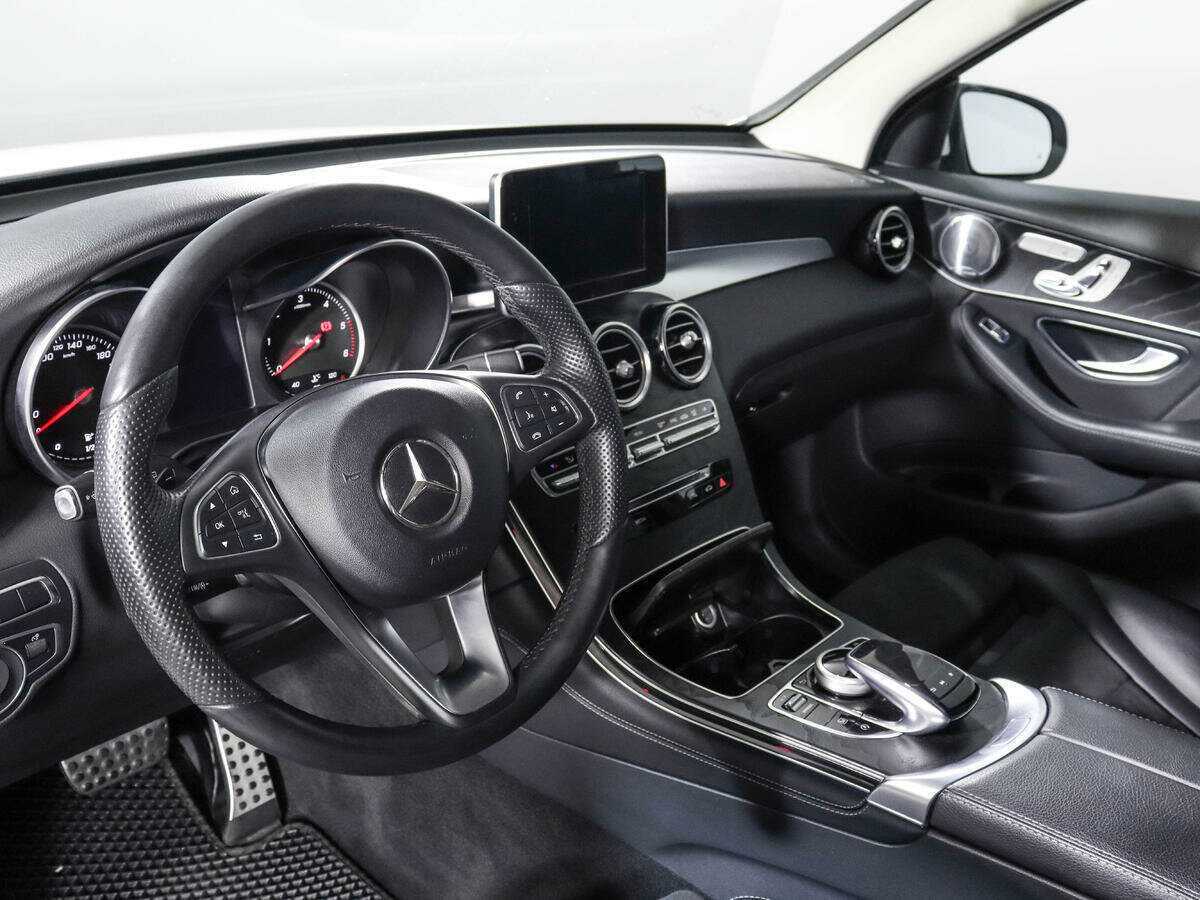Mercedes-Benz GLC с пробегом — 2017 год. Фото: #13